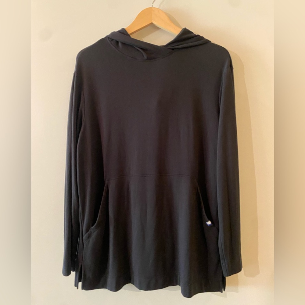 Kit and Ace Black Sweatshirt with Blue Tag